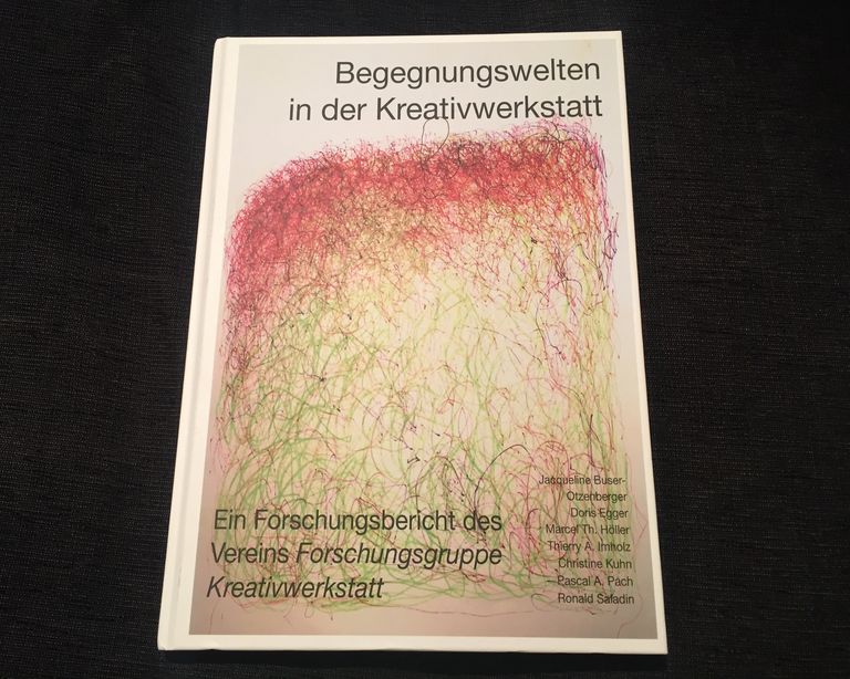 Buch "Begegnungswelten in der Kreativwerkstatt" der Forschungsgruppe Kreativwerkstatt - Buchdeckel